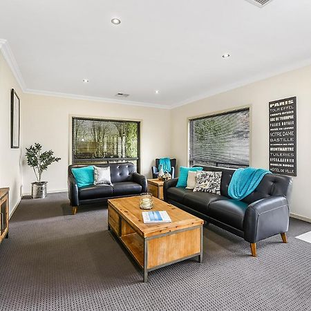 Accommodation On Lansell 1 Being Unit 1 Of 6 Lansell Street Mount Gambier Bagian luar foto