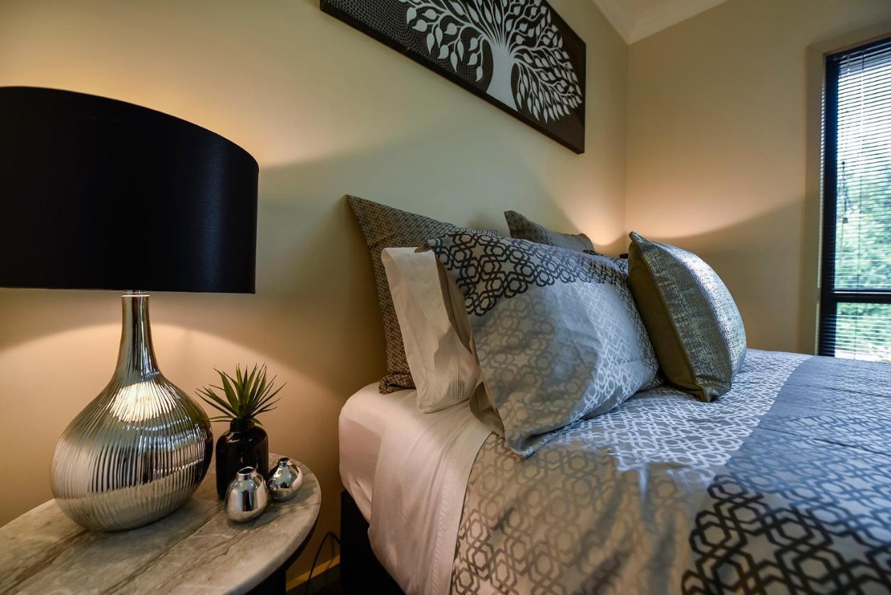Accommodation On Lansell 1 Being Unit 1 Of 6 Lansell Street Mount Gambier Bagian luar foto