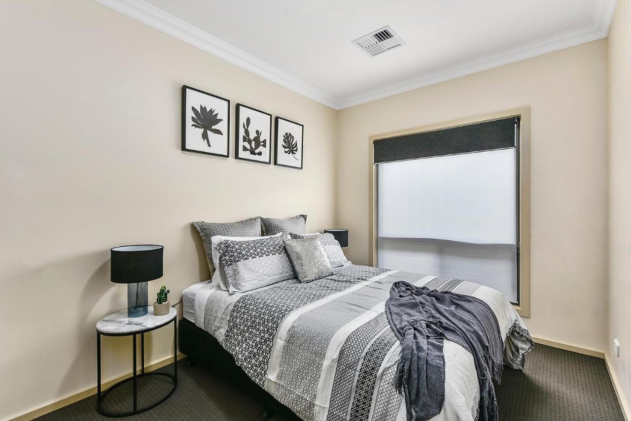 Accommodation On Lansell 1 Being Unit 1 Of 6 Lansell Street Mount Gambier Bagian luar foto