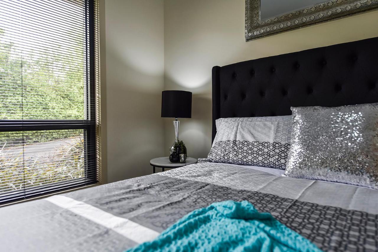 Accommodation On Lansell 1 Being Unit 1 Of 6 Lansell Street Mount Gambier Bagian luar foto